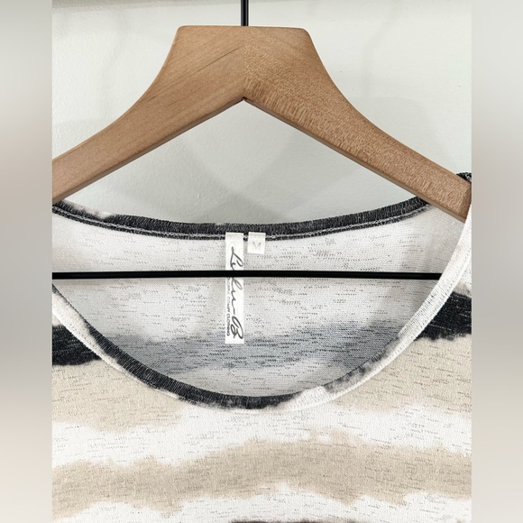 Lulu-B Abstract Stripe Dye Print Tunic Tan Brown Size Medium - Picture 4 of 5